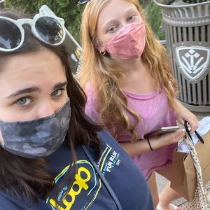 Meet your Posher, Leah